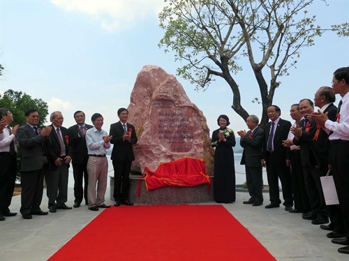 Phó Chủ tịch nước Đặng Thị Ngọc Thịnh dự Lễ kỷ niệm 40 năm xây dựng đại thủy nông Phú Ninh