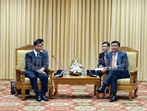 Bí thư Thành ủy Thành phố Hồ Chí Minh Đinh La Thăng tiếp Bí thư - Đô trưởng Vientiane