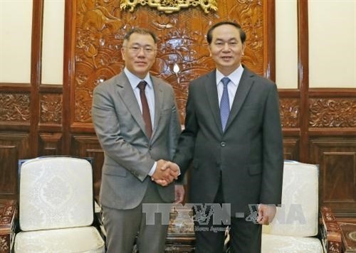 越南国家主席陈大光会见韩国现代汽车副会长郑义宣