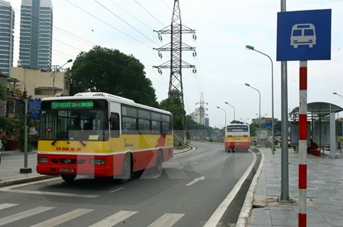 Từ 1/4, Hà Nội sẽ dừng 5 tuyến xe buýt phục vụ cán bộ công chức do vắng khách