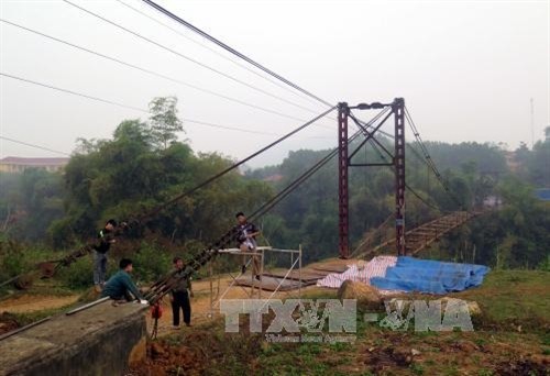 Khẩn trương khắc phục sự cố đứt cáp cầu treo Bình Yên - Tuyên Quang