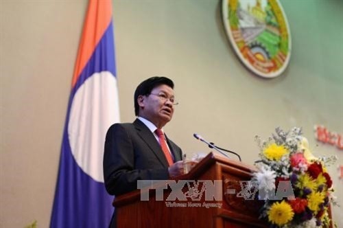 老挝总理通伦·西苏里呼吁改善投资环境