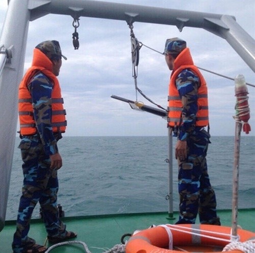 “海城 26-BLC”号船被撞沉事件：打捞起一具船员尸体