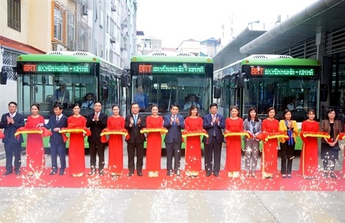 Hà Nội hiện đại hóa xe buýt mở rộng vùng phục vụ