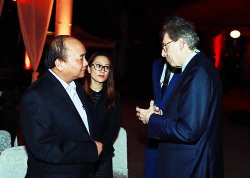 Thủ tướng Nguyễn Xuân Phúc gặp mặt các tỷ phú, doanh nhân quốc tế