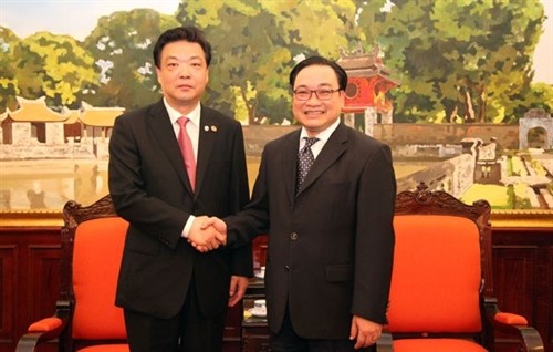 深化越中两国首都的友好合作关系