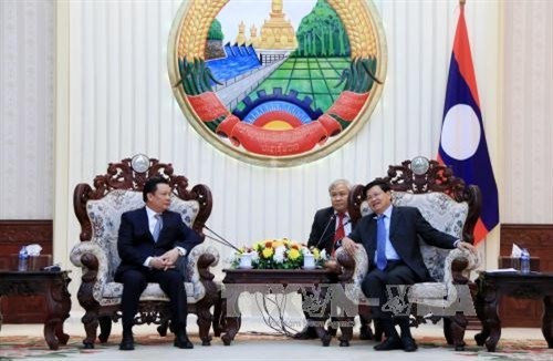 老挝总理通伦·西苏里高度评价老越两国财政部的合作