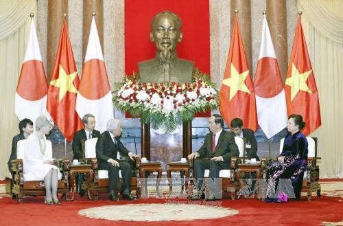Nhà vua Nhật Bản Akihito và Hoàng hậu kết thúc tốt đẹp chuyến thăm cấp Nhà nước tới Việt Nam