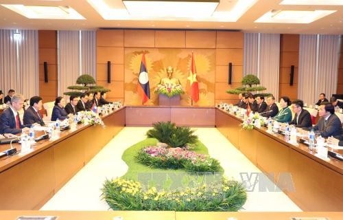 Tăng cường tình đoàn kết đặc biệt giữa hai nước Việt Nam - Lào