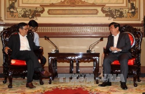 Chủ tịch UBND Thành phố Hồ Chí Minh tiếp nguyên Bộ trưởng Bộ Phát triển Quốc gia Singapore