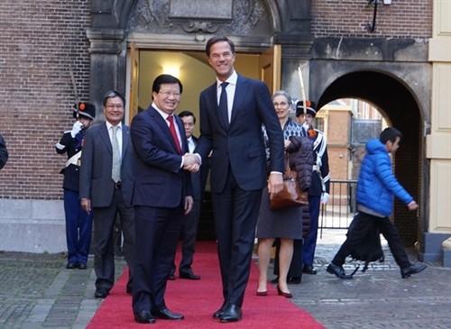 越南政府副总理郑廷勇会见荷兰总理马克·吕特