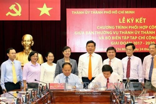 Thành ủy Thành phố Hồ Chí Minh và Tạp chí Cộng sản ký kết phối hợp công tác giai đoạn 2017 – 2020