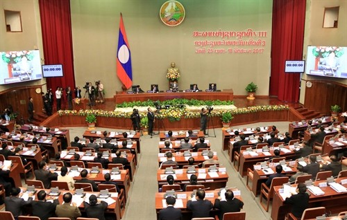 老挝第八届国会第三次会议在万象开幕