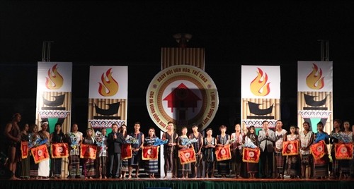 Hơn 300 nghệ nhân trình diễn văn hóa cồng chiêng tại Lâm Đồng