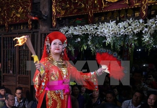 越南三府祀母信仰被列入《人类非物质文化遗产代表作名录》证书授证仪式在南定省举行
