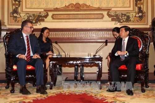 Chủ tịch UBND Thành phố Hồ Chí Minh tiếp Thứ trưởng bộ Thương mại, Du lịch và Đầu tư Australia