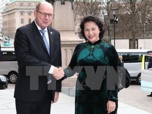 国会主席阮氏金银圆满结束对瑞典的正式访问