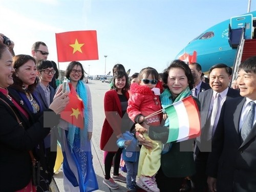 越南国会主席阮氏金银抵达布达佩斯 开始对匈牙利进行正式访问