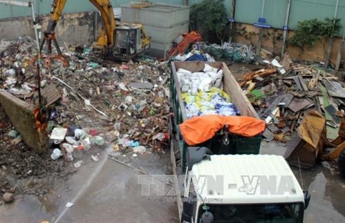 Thành phố Hồ Chí Minh tiêu hủy gần 23 tấn phân bón giả, kém chất lượng