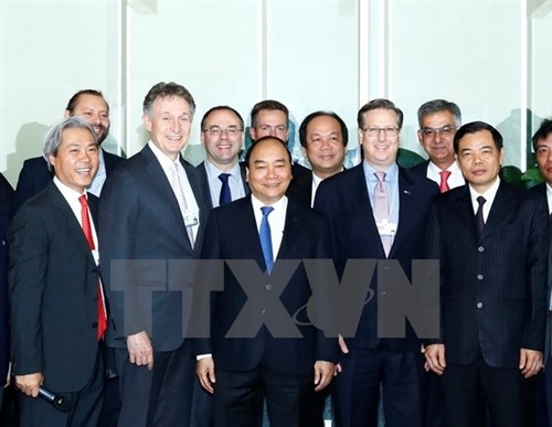阮春福总理在世界经济论坛东盟峰会期间开展各项活动