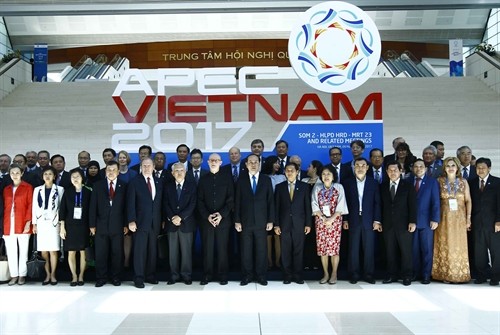 Chủ tịch nước Trần Đại Quang: Cần đặt người dân và doanh nghiệp ở trung tâm của sự phát triển