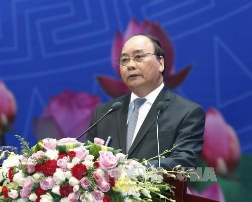 “与企业同行”的2017年越南政府总理与企业会议在河内召开
