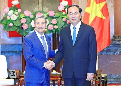 越南国家主席陈大光会见各国客人
