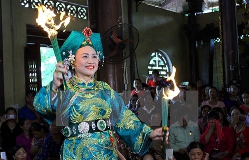 林宫圣母祭祀信仰节在安沛省精彩举行