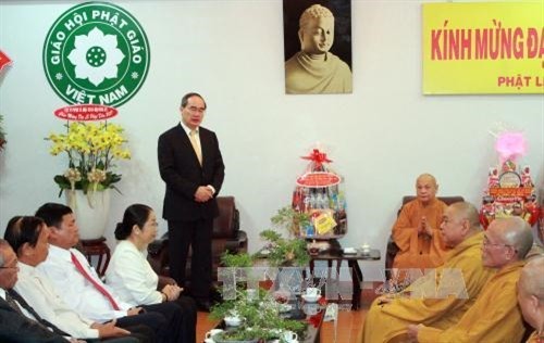 Chủ tịch Ủy ban Trung ương Mặt trận Tổ quốc Việt Nam Nguyễn Thiện Nhân thăm, chúc mừng Đại lễ Phật đản tại Thành phố Hồ Chí Minh