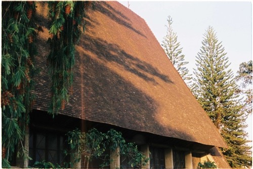 Nhà thờ độc đáo mang kiến trúc nhà rông