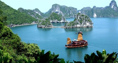 Quảng Ninh lấy dịch vụ du lịch đẳng cấp làm trọng tâm phát triển du lịch