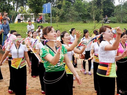 Các trò chơi trong lễ hội “Xên Mường” của người Thái