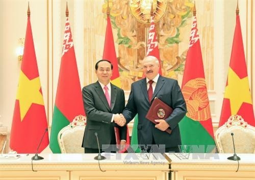国家主席陈大光与白俄罗斯总统亚历山大·卢卡申科举行会谈