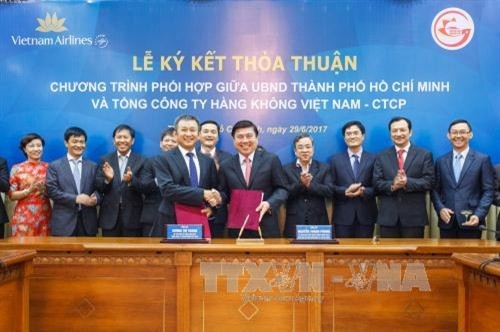 Thành phố Hồ Chí Minh và Vietnam Arilines hợp tác phát triển nhiều lĩnh vực