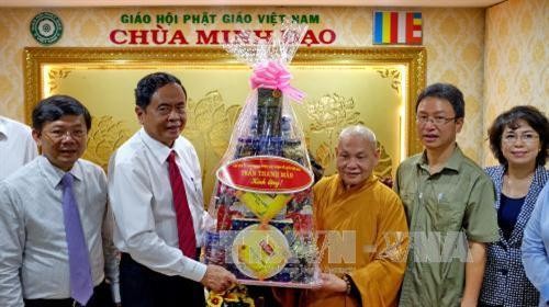 Chủ tịch Ủy ban Trung ương Mặt trận Tổ quốc Việt Nam thăm các chức sắc tôn giáo tại Thành phố Hồ Chí Minh