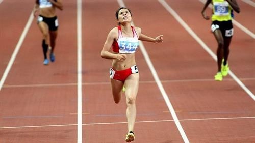 2017亚洲田径锦标赛：越南运动员阮氏玄在女子400米栏决赛夺金