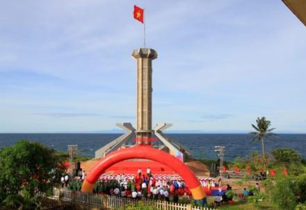 Khánh thành cột cờ Tổ quốc tại huyện đảo Cồn Cỏ