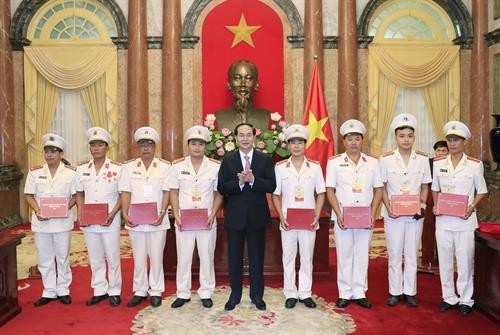 Chủ tịch Trần Đại Quang gặp đại biểu thương binh, thân nhân liệt sĩ, điển hình tiên tiến lực lượng cảnh sát