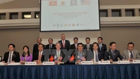 越南各地方领导代表团赴弗吉尼亚州寻找合作机会