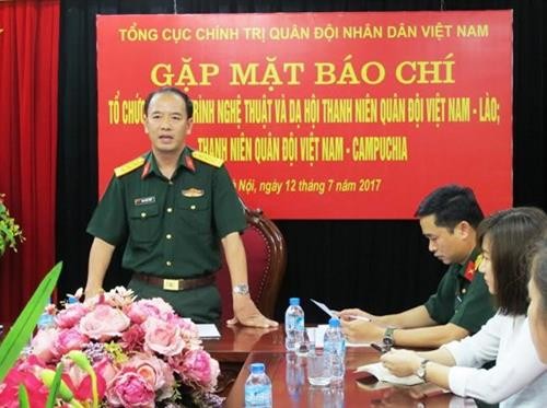 提高军队青年在培育和加强越老和越柬关系的责任