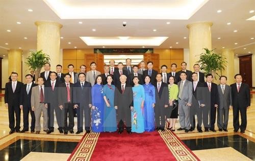 阮富仲总书记会见越南新任驻外大使和首席代表
