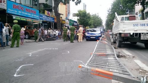 Thành phố Hồ Chí Minh: Hai vụ ô tô lao vào nhà dân, nhiều người bị thương