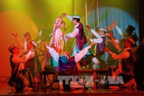 越南南部地区少数民族专业舞蹈大赛：树立越南少数民族舞蹈艺术形象