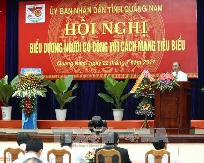 Thủ tướng Nguyễn Xuân Phúc gặp mặt người có công với cách mạng tỉnh Quảng Nam