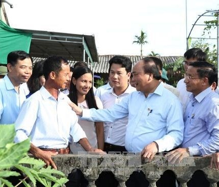 Thủ tướng Nguyễn Xuân Phúc thăm mô hình nông thôn mới tại xã Tượng Sơn