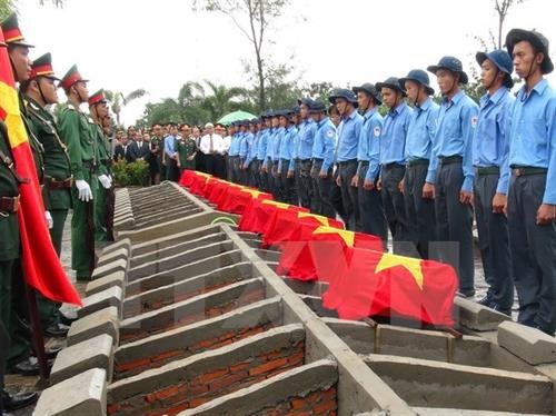 同塔省为在柬埔寨牺牲的越南志愿军和专家追悼会