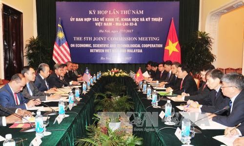 越南-马来西亚经济科技合作委员会召开第五次会议