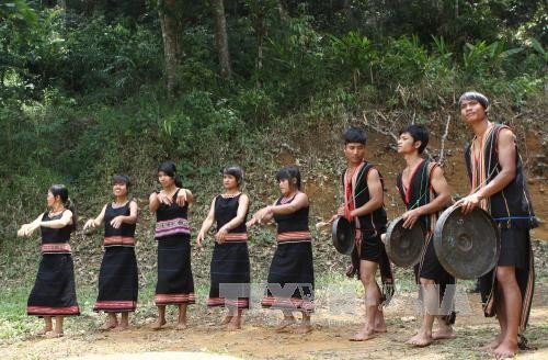 Khám phá văn hóa độc đáo của người Mơ-nâm tại Kon Tum