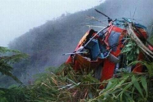 印尼一救援直升机坠毁 8人死亡