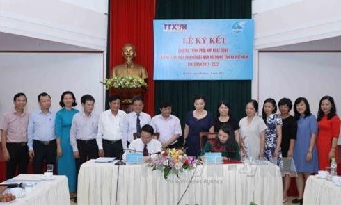 TTXVN và Hội LHPNVN ký Chương trình phối hợp hoạt động giai đoạn 2017–2022
